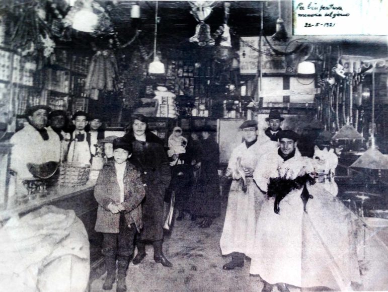 1921 -Store on Mulberry St